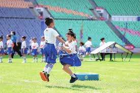 三年！从腾讯年入百万的明星制作人，到发不出工资的负责人