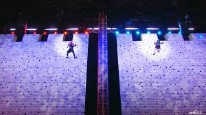 瑞典超保级附加赛被迫四次中断，球迷燃放烟火致人造草皮起火